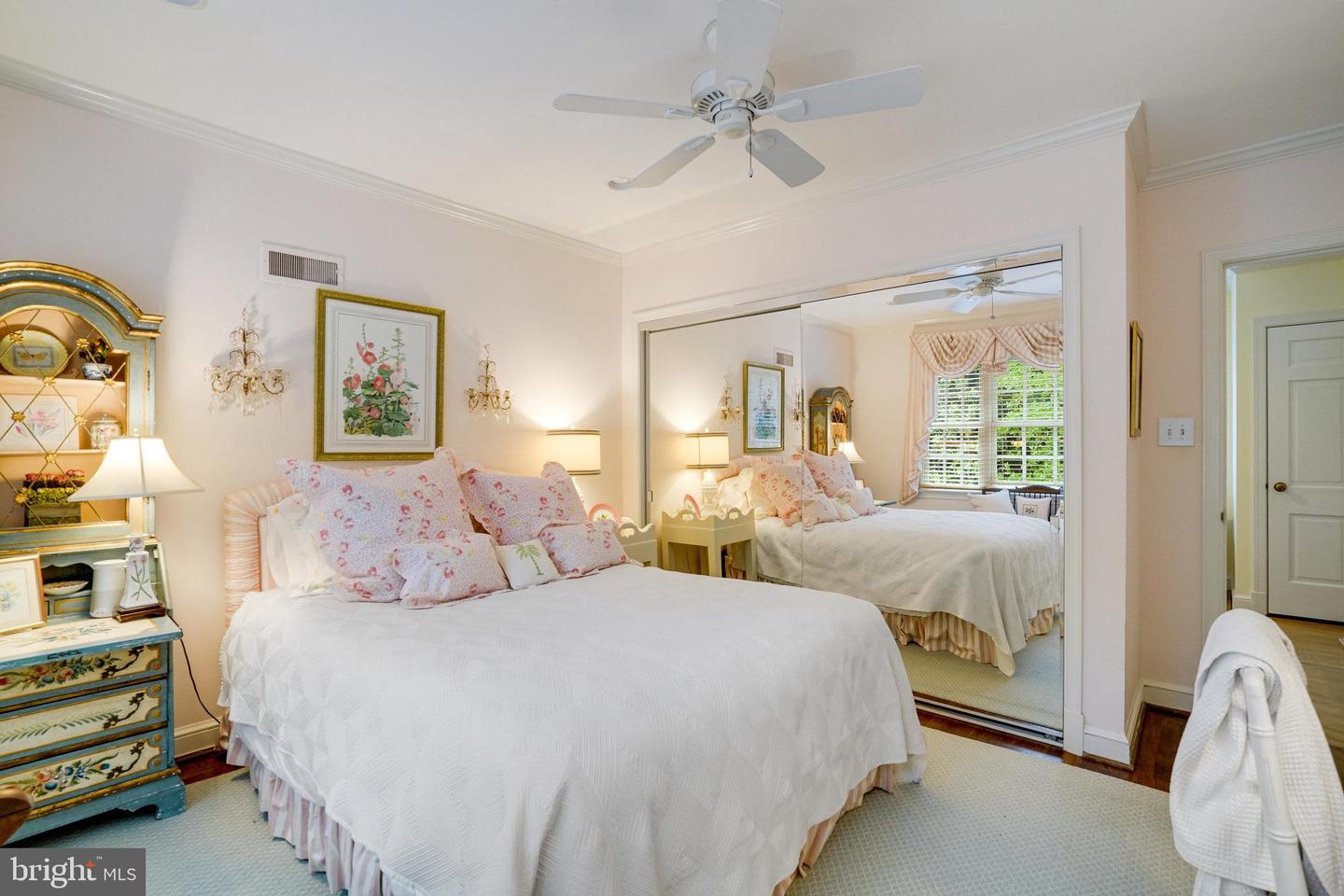 4629 32ND RD N, ARLINGTON, Virginia 22207, 5 Bedrooms Bedrooms, ,4 BathroomsBathrooms,Residential,For sale,4629 32ND RD N,VAAR2057702 MLS # VAAR2057702