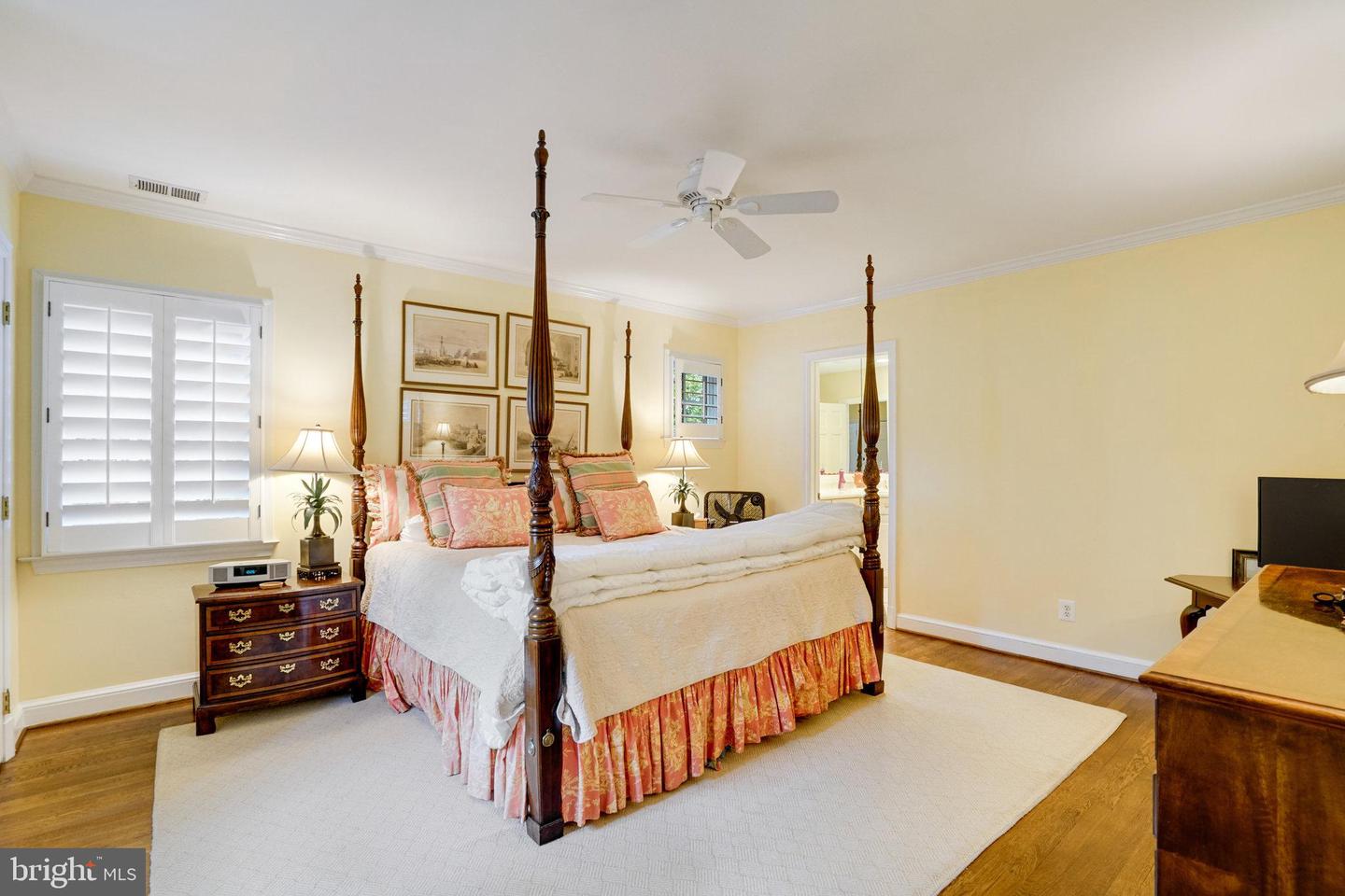 4629 32ND RD N, ARLINGTON, Virginia 22207, 5 Bedrooms Bedrooms, ,4 BathroomsBathrooms,Residential,For sale,4629 32ND RD N,VAAR2057702 MLS # VAAR2057702