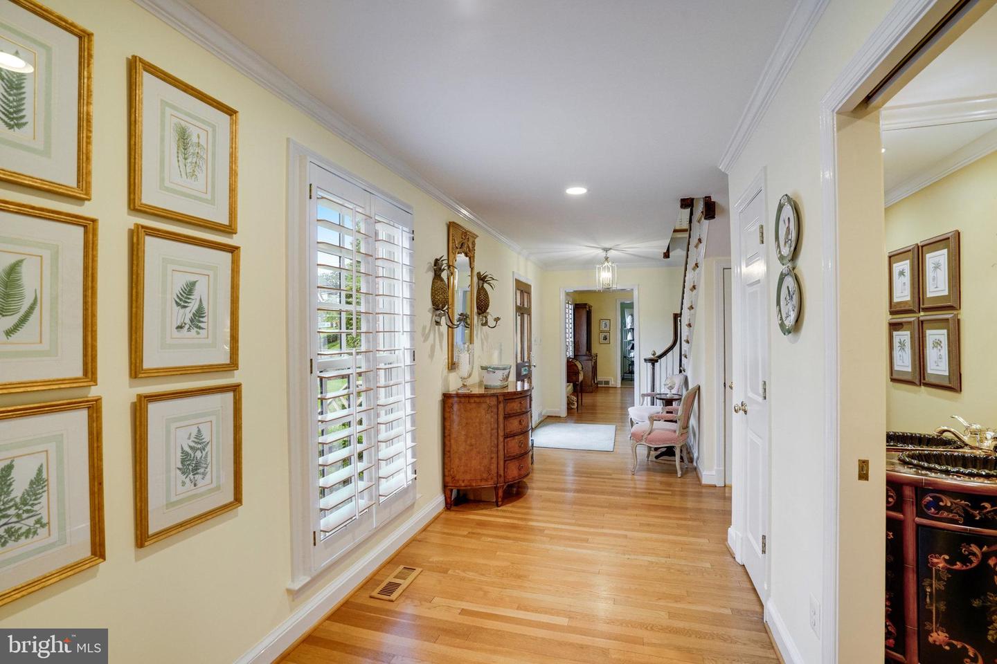 4629 32ND RD N, ARLINGTON, Virginia 22207, 5 Bedrooms Bedrooms, ,4 BathroomsBathrooms,Residential,For sale,4629 32ND RD N,VAAR2057702 MLS # VAAR2057702