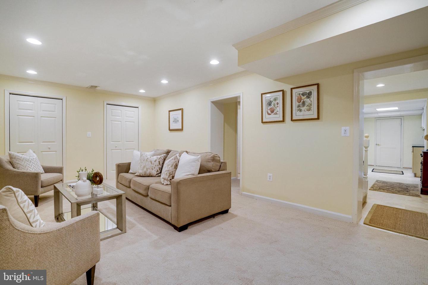 4629 32ND RD N, ARLINGTON, Virginia 22207, 5 Bedrooms Bedrooms, ,4 BathroomsBathrooms,Residential,For sale,4629 32ND RD N,VAAR2057702 MLS # VAAR2057702