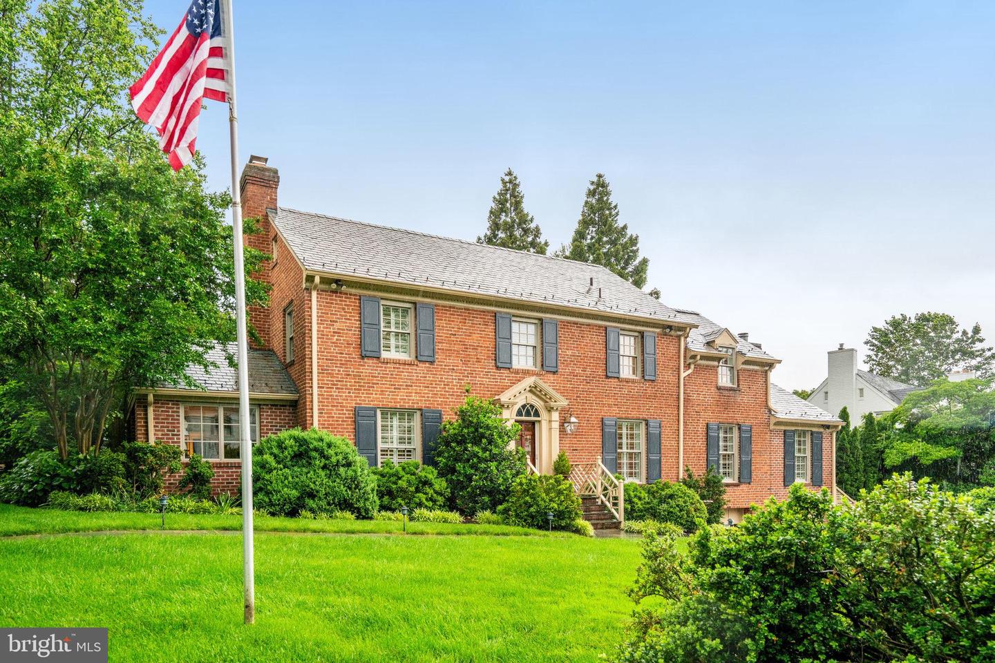4629 32ND RD N, ARLINGTON, Virginia 22207, 5 Bedrooms Bedrooms, ,4 BathroomsBathrooms,Residential,For sale,4629 32ND RD N,VAAR2057702 MLS # VAAR2057702