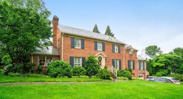 4629 32ND RD N, ARLINGTON, Virginia 22207, 5 Bedrooms Bedrooms, ,4 BathroomsBathrooms,Residential,For sale,4629 32ND RD N,VAAR2057702 MLS # VAAR2057702