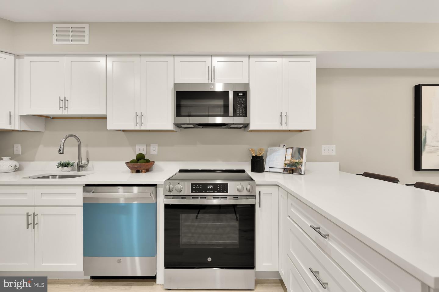 1753 W ST SE #B, WASHINGTON, District Of Columbia 20020, 2 Bedrooms Bedrooms, ,2 BathroomsBathrooms,Residential,For sale,1753 W ST SE #B,DCDC2201230 MLS # DCDC2201230