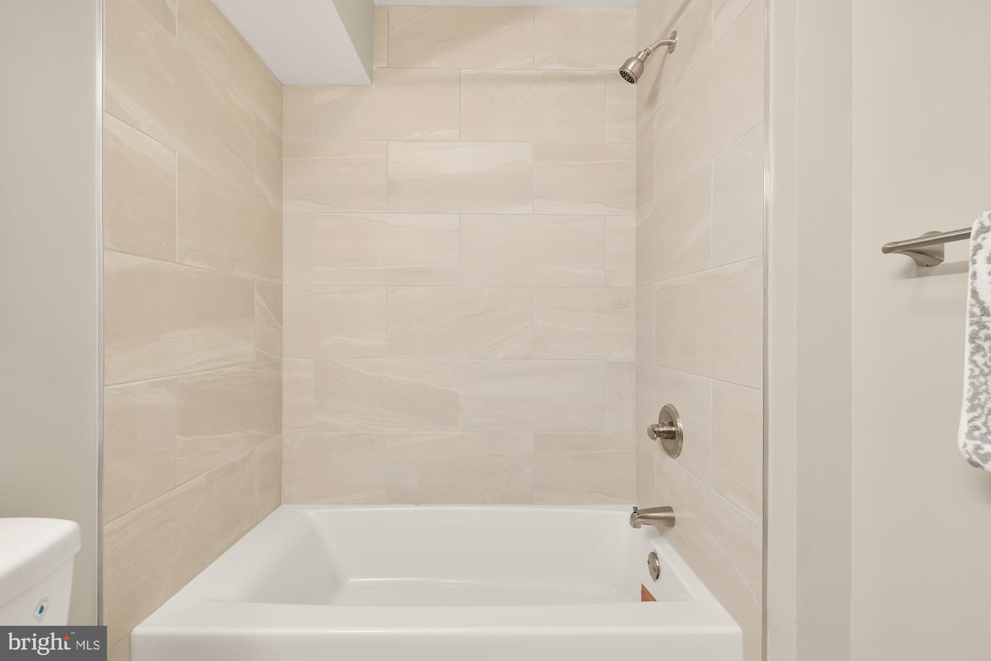 1753 W ST SE #B, WASHINGTON, District Of Columbia 20020, 2 Bedrooms Bedrooms, ,2 BathroomsBathrooms,Residential,For sale,1753 W ST SE #B,DCDC2201230 MLS # DCDC2201230