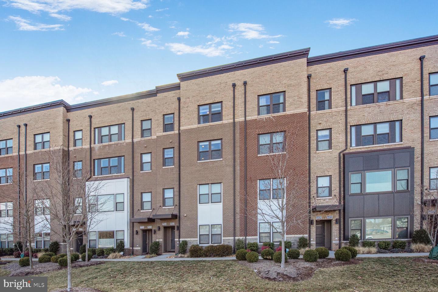 44878 TIVERTON SQ, ASHBURN, Virginia 20147, 3 Bedrooms Bedrooms, ,2 BathroomsBathrooms,Residential,For sale,44878 TIVERTON SQ,VALO2096812 MLS # VALO2096812