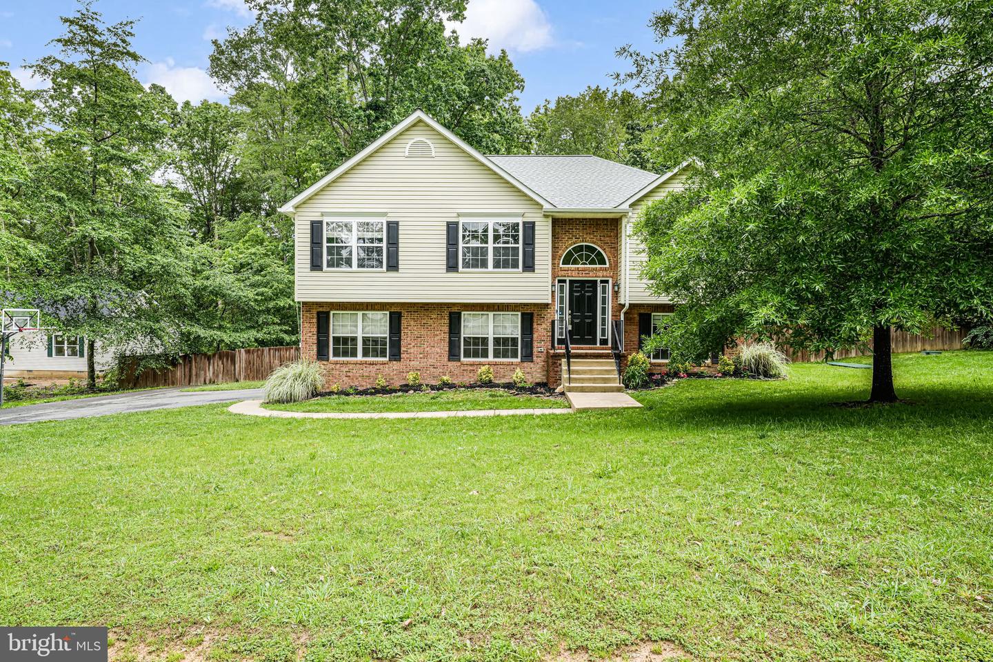 20 BREEZY HILL DR, STAFFORD, Virginia 22556, 4 Bedrooms Bedrooms, ,3 BathroomsBathrooms,Residential,For sale,20 BREEZY HILL DR,VAST2038954 MLS # VAST2038954