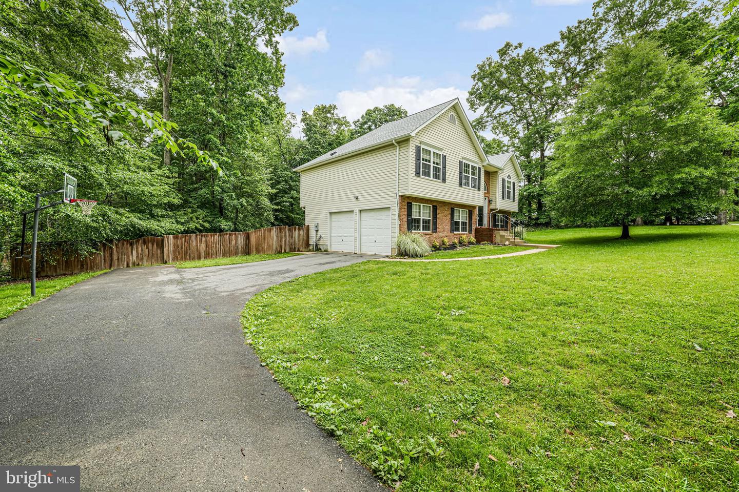 20 BREEZY HILL DR, STAFFORD, Virginia 22556, 4 Bedrooms Bedrooms, ,3 BathroomsBathrooms,Residential,For sale,20 BREEZY HILL DR,VAST2038954 MLS # VAST2038954