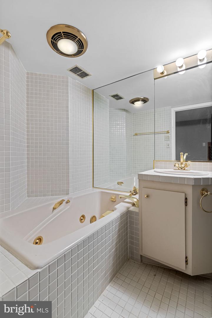 544 N SAINT ASAPH ST, ALEXANDRIA, Virginia 22314, 2 Bedrooms Bedrooms, ,2 BathroomsBathrooms,Residential,For sale,544 N SAINT ASAPH ST,VAAX2043204 MLS # VAAX2043204