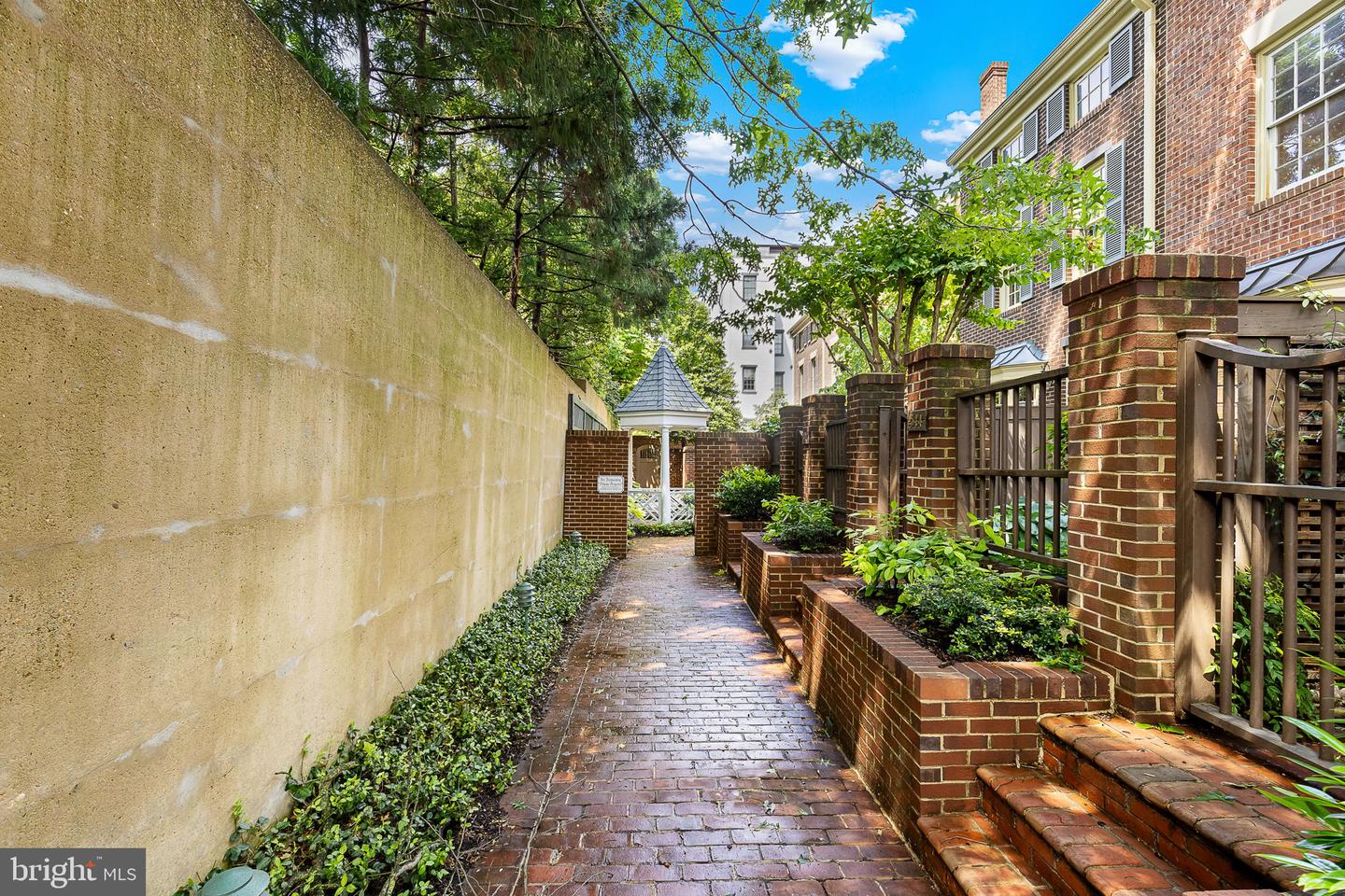 544 N SAINT ASAPH ST, ALEXANDRIA, Virginia 22314, 2 Bedrooms Bedrooms, ,2 BathroomsBathrooms,Residential,For sale,544 N SAINT ASAPH ST,VAAX2043204 MLS # VAAX2043204