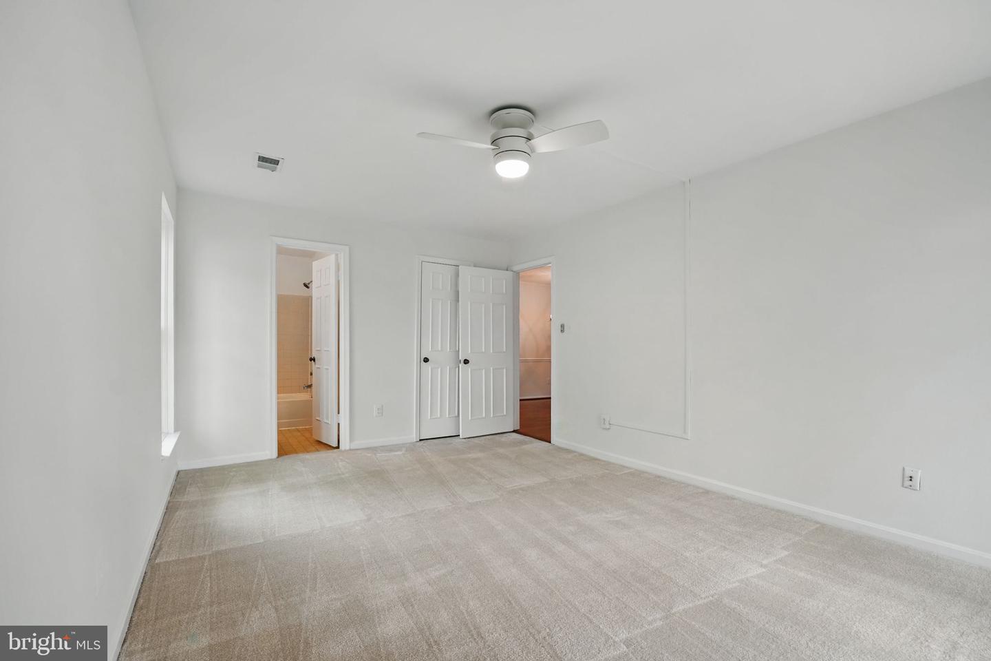 6118-A ESSEX HOUSE SQ, ALEXANDRIA, Virginia 22310, 2 Bedrooms Bedrooms, ,2 BathroomsBathrooms,Residential,For sale,6118-A ESSEX HOUSE SQ,VAFX2235616 MLS # VAFX2235616