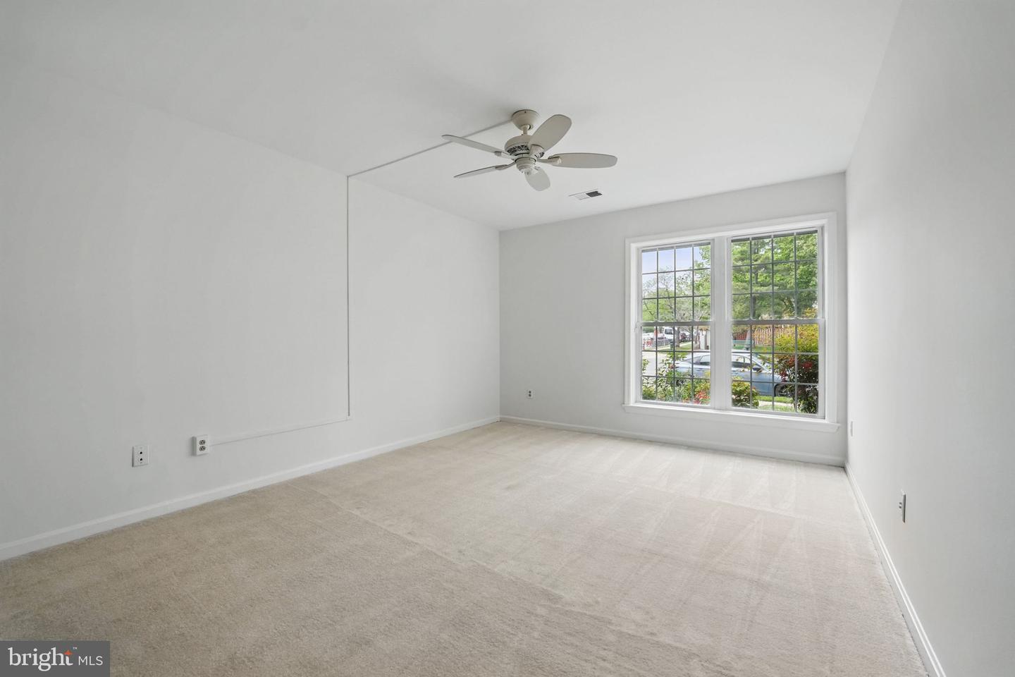 6118-A ESSEX HOUSE SQ, ALEXANDRIA, Virginia 22310, 2 Bedrooms Bedrooms, ,2 BathroomsBathrooms,Residential,For sale,6118-A ESSEX HOUSE SQ,VAFX2235616 MLS # VAFX2235616