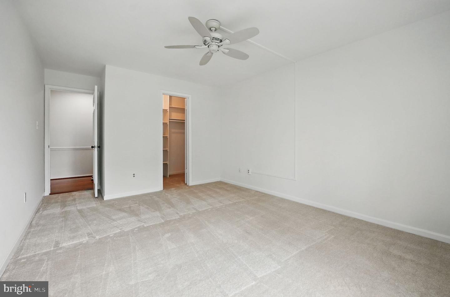 6118-A ESSEX HOUSE SQ, ALEXANDRIA, Virginia 22310, 2 Bedrooms Bedrooms, ,2 BathroomsBathrooms,Residential,For sale,6118-A ESSEX HOUSE SQ,VAFX2235616 MLS # VAFX2235616