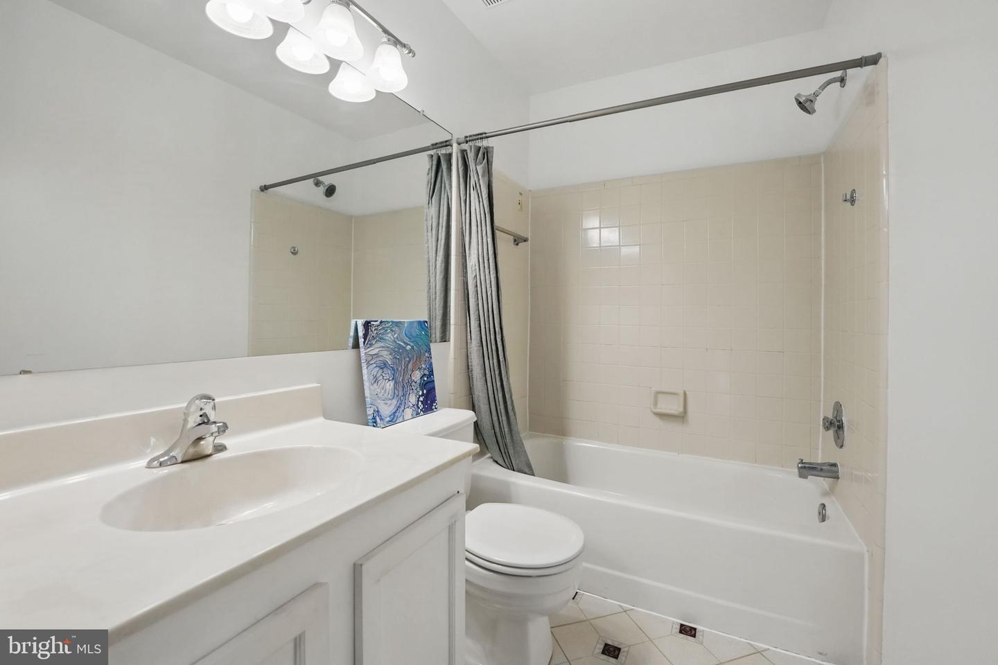 6118-A ESSEX HOUSE SQ, ALEXANDRIA, Virginia 22310, 2 Bedrooms Bedrooms, ,2 BathroomsBathrooms,Residential,For sale,6118-A ESSEX HOUSE SQ,VAFX2235616 MLS # VAFX2235616
