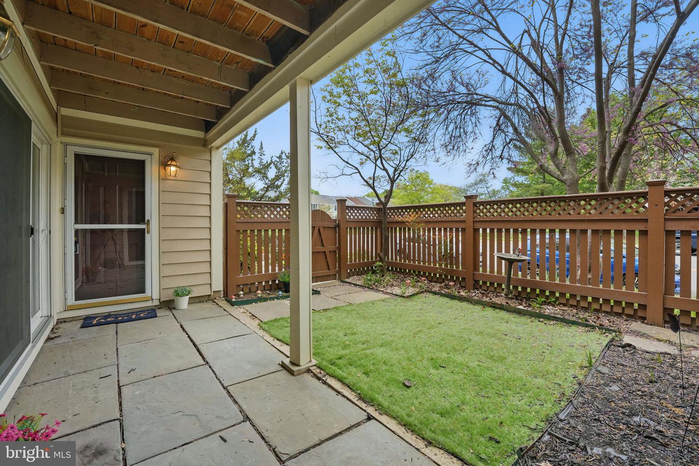 6118-A ESSEX HOUSE SQ, ALEXANDRIA, Virginia 22310, 2 Bedrooms Bedrooms, ,2 BathroomsBathrooms,Residential,For sale,6118-A ESSEX HOUSE SQ,VAFX2235616 MLS # VAFX2235616