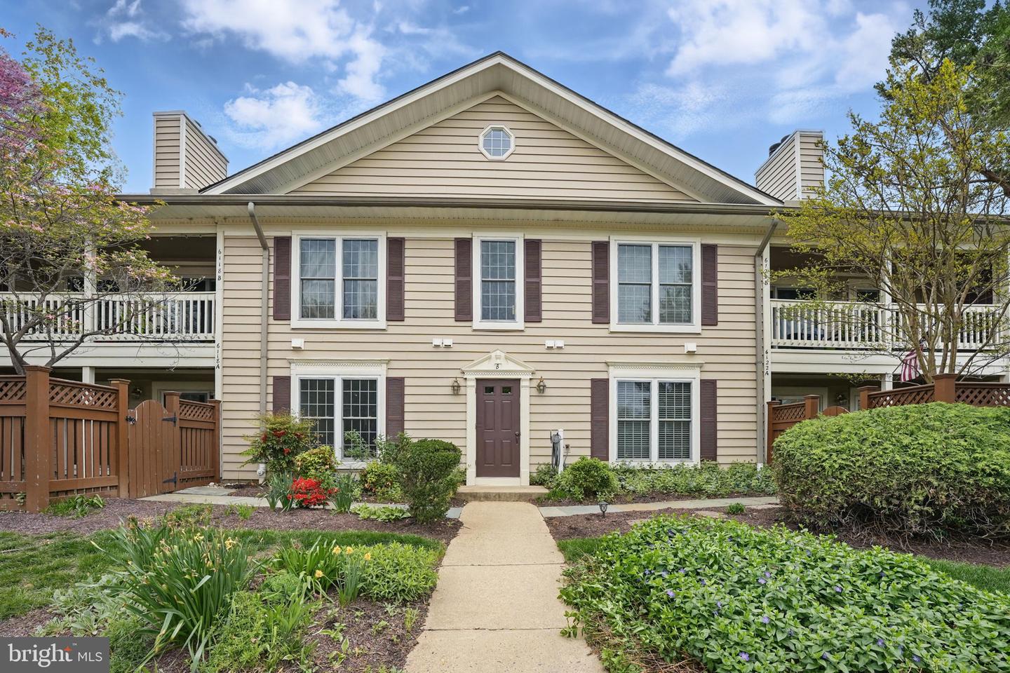 6118-A ESSEX HOUSE SQ, ALEXANDRIA, Virginia 22310, 2 Bedrooms Bedrooms, ,2 BathroomsBathrooms,Residential,For sale,6118-A ESSEX HOUSE SQ,VAFX2235616 MLS # VAFX2235616
