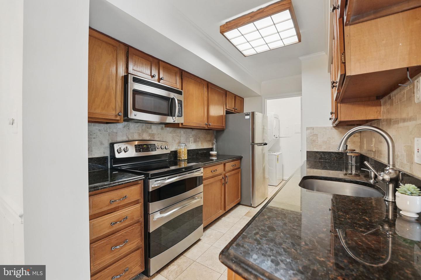 6118-A ESSEX HOUSE SQ, ALEXANDRIA, Virginia 22310, 2 Bedrooms Bedrooms, ,2 BathroomsBathrooms,Residential,For sale,6118-A ESSEX HOUSE SQ,VAFX2235616 MLS # VAFX2235616