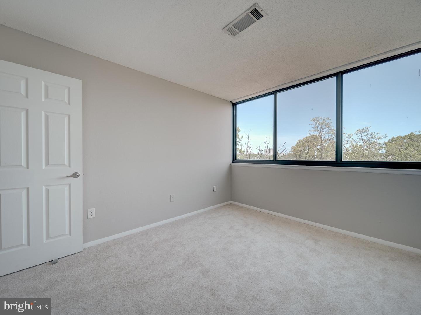 16 S VAN DORN ST #503, ALEXANDRIA, Virginia 22304, 2 Bedrooms Bedrooms, ,1 BathroomBathrooms,Residential,For sale,16 S VAN DORN ST #503,VAAX2044420 MLS # VAAX2044420