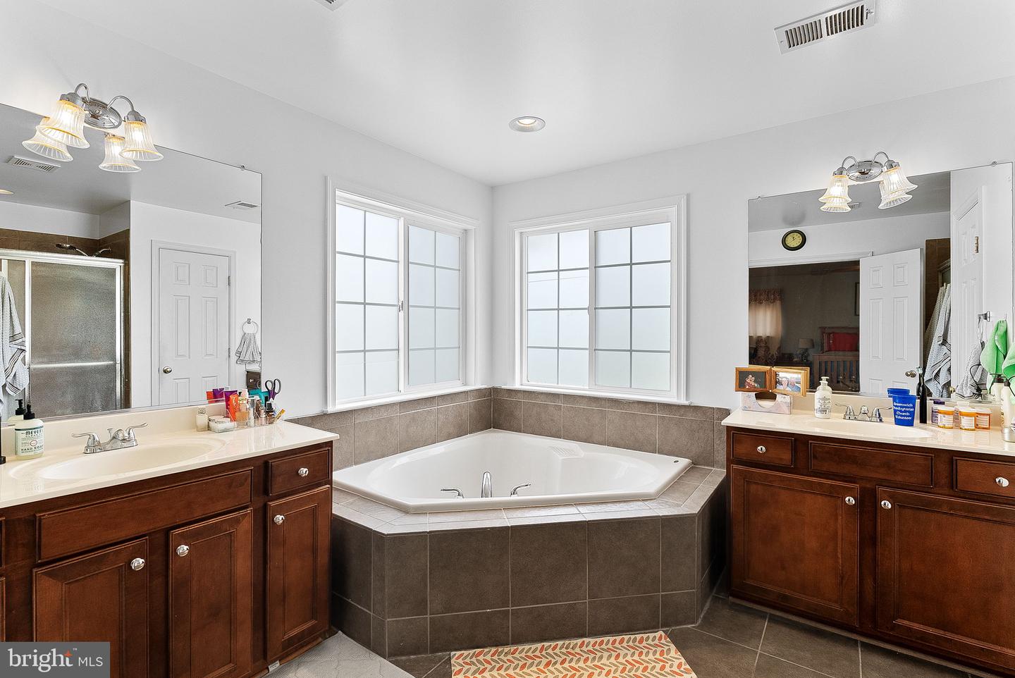 10799 REYNARD FOX LN, BEALETON, Virginia 22712, 5 Bedrooms Bedrooms, ,3 BathroomsBathrooms,Residential,For sale,10799 REYNARD FOX LN,VAFQ2016360 MLS # VAFQ2016360