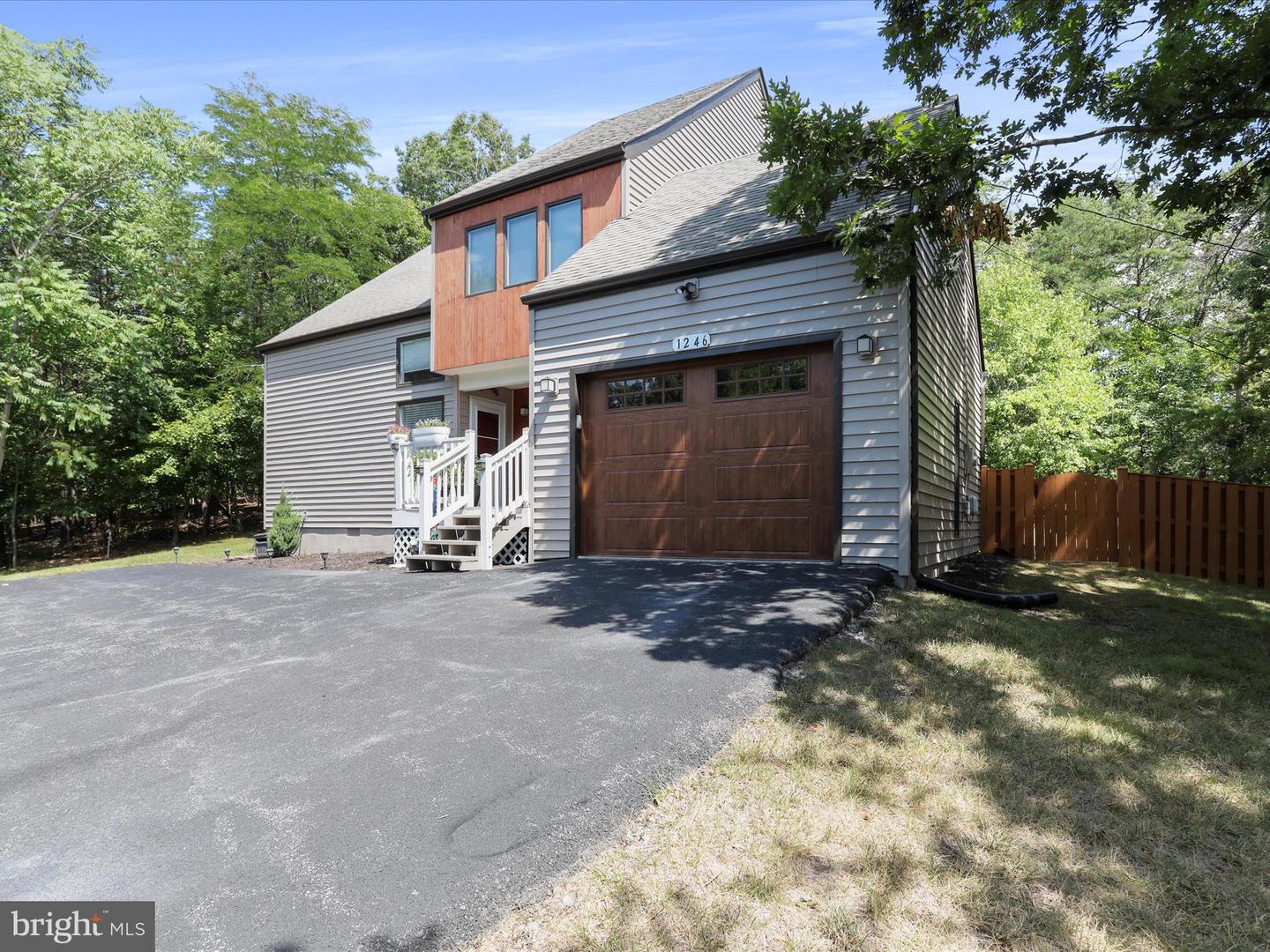 1246 LAKEVIEW DR, CROSS JUNCTION, Virginia 22625, 4 Bedrooms Bedrooms, ,2 BathroomsBathrooms,Residential,For sale,1246 LAKEVIEW DR,VAFV2033764 MLS # VAFV2033764