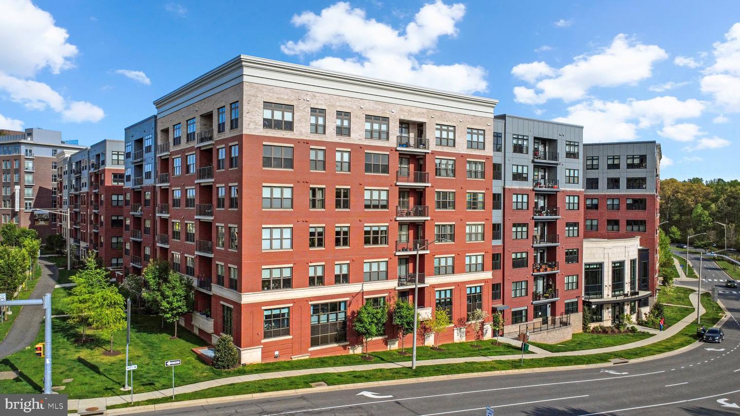 2960 VADEN DR #2-312, FAIRFAX, Virginia 22031, 2 Bedrooms Bedrooms, ,2 BathroomsBathrooms,Residential,For sale,2960 VADEN DR #2-312,VAFX2237888 MLS # VAFX2237888