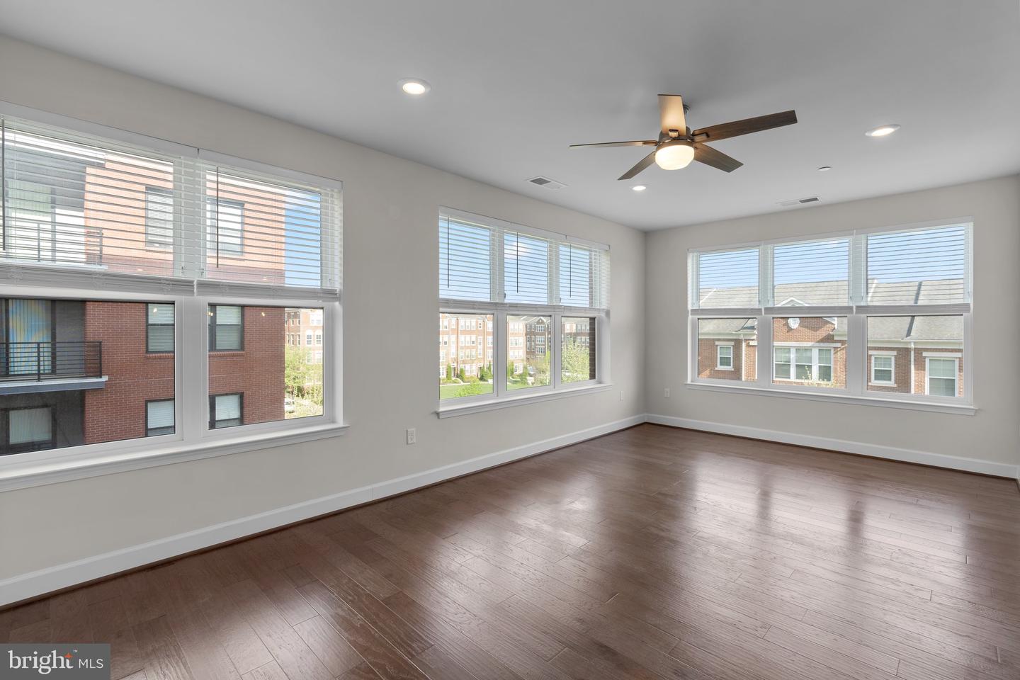 2960 VADEN DR #2-312, FAIRFAX, Virginia 22031, 2 Bedrooms Bedrooms, ,2 BathroomsBathrooms,Residential,For sale,2960 VADEN DR #2-312,VAFX2237888 MLS # VAFX2237888