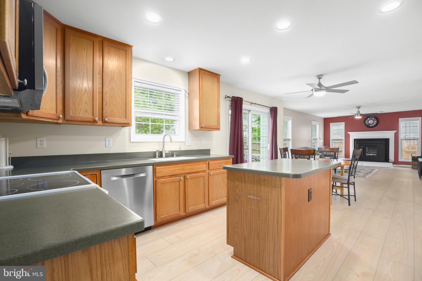 30 WHITESTONE DR, STAFFORD, Virginia 22556, 5 Bedrooms Bedrooms, ,3 BathroomsBathrooms,Residential,For sale,30 WHITESTONE DR,VAST2038496 MLS # VAST2038496