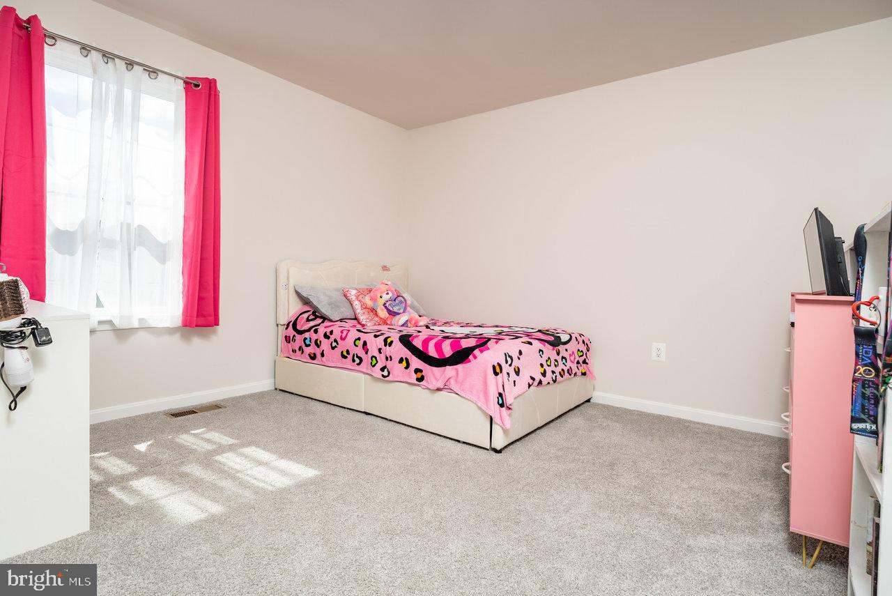 131 SEVENTH ST, MIDDLETOWN, Virginia 22645, 3 Bedrooms Bedrooms, ,2 BathroomsBathrooms,Residential,For sale,131 SEVENTH ST,VAFV2033924 MLS # VAFV2033924