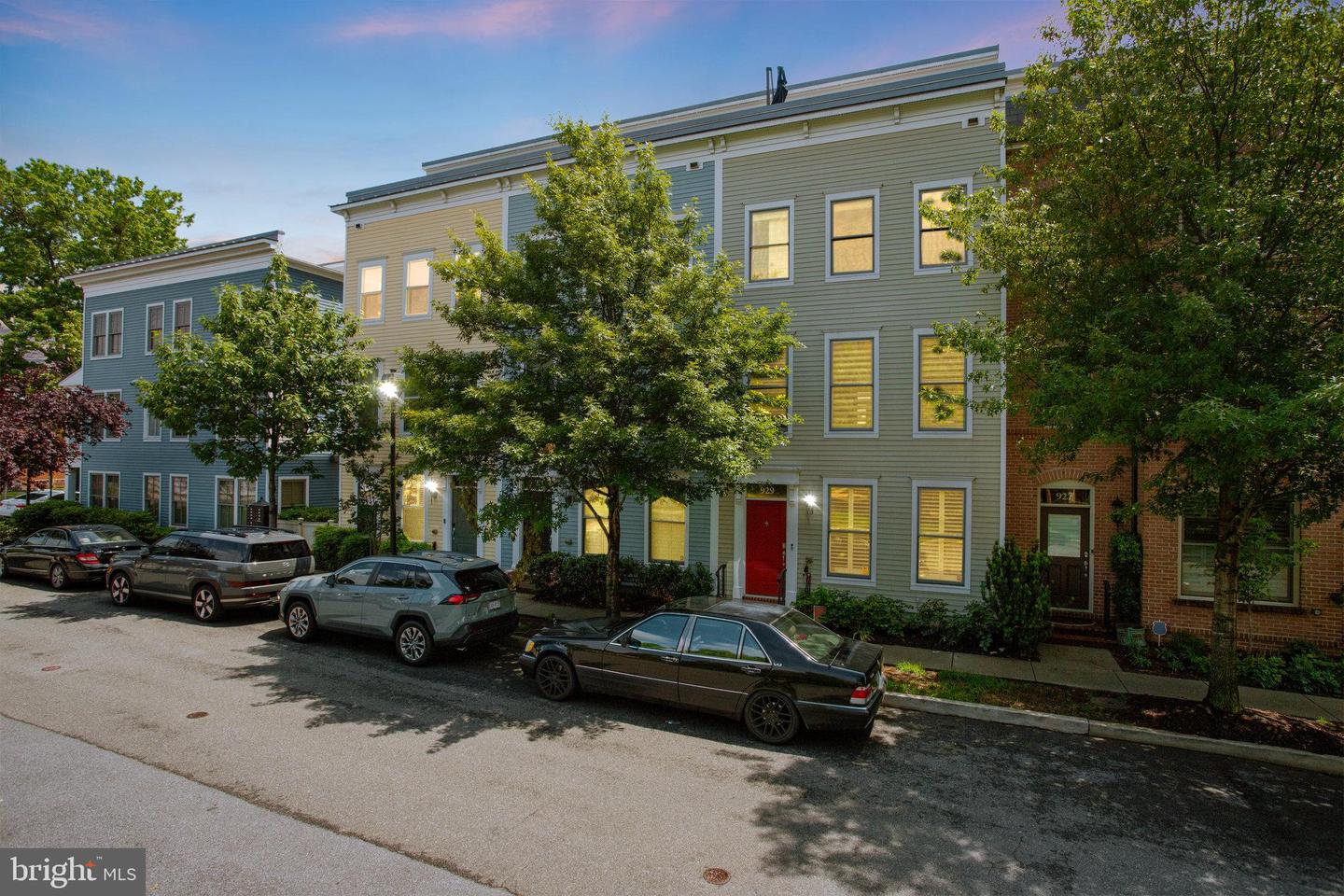 929 PARKER GRAY SCHOOL WAY, ALEXANDRIA, Virginia 22314, 3 Bedrooms Bedrooms, ,3 BathroomsBathrooms,Residential,For sale,929 PARKER GRAY SCHOOL WAY,VAAX2045042 MLS # VAAX2045042