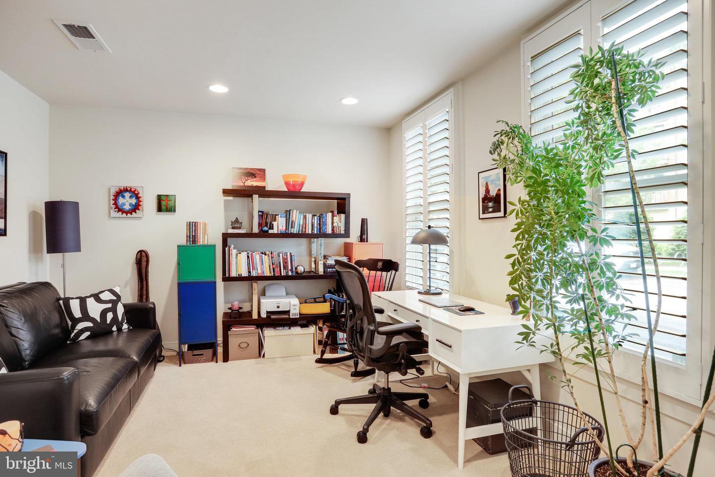 929 PARKER GRAY SCHOOL WAY, ALEXANDRIA, Virginia 22314, 3 Bedrooms Bedrooms, ,3 BathroomsBathrooms,Residential,For sale,929 PARKER GRAY SCHOOL WAY,VAAX2045042 MLS # VAAX2045042
