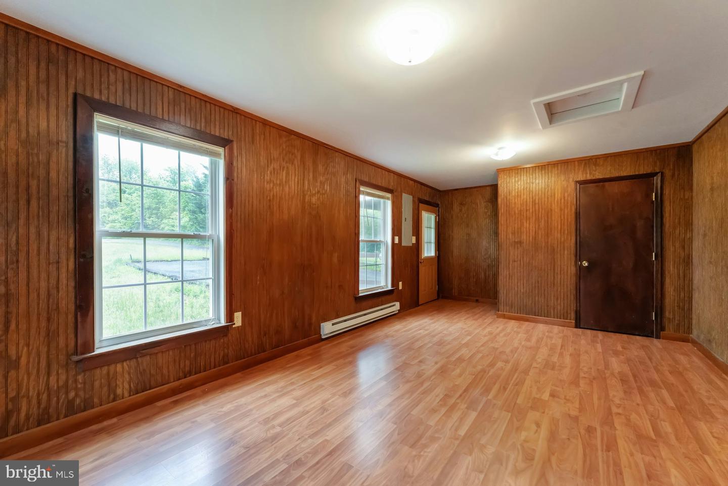 4710 HARRY BYRD HWY, BERRYVILLE, Virginia 22611, 4 Bedrooms Bedrooms, ,3 BathroomsBathrooms,Residential,For sale,4710 HARRY BYRD HWY,VACL2003714 MLS # VACL2003714