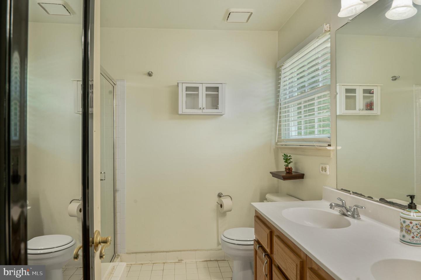 6193 OAKLAWN LN, WOODBRIDGE, Virginia 22193, 5 Bedrooms Bedrooms, ,3 BathroomsBathrooms,Residential,For sale,6193 OAKLAWN LN,VAPW2094150 MLS # VAPW2094150
