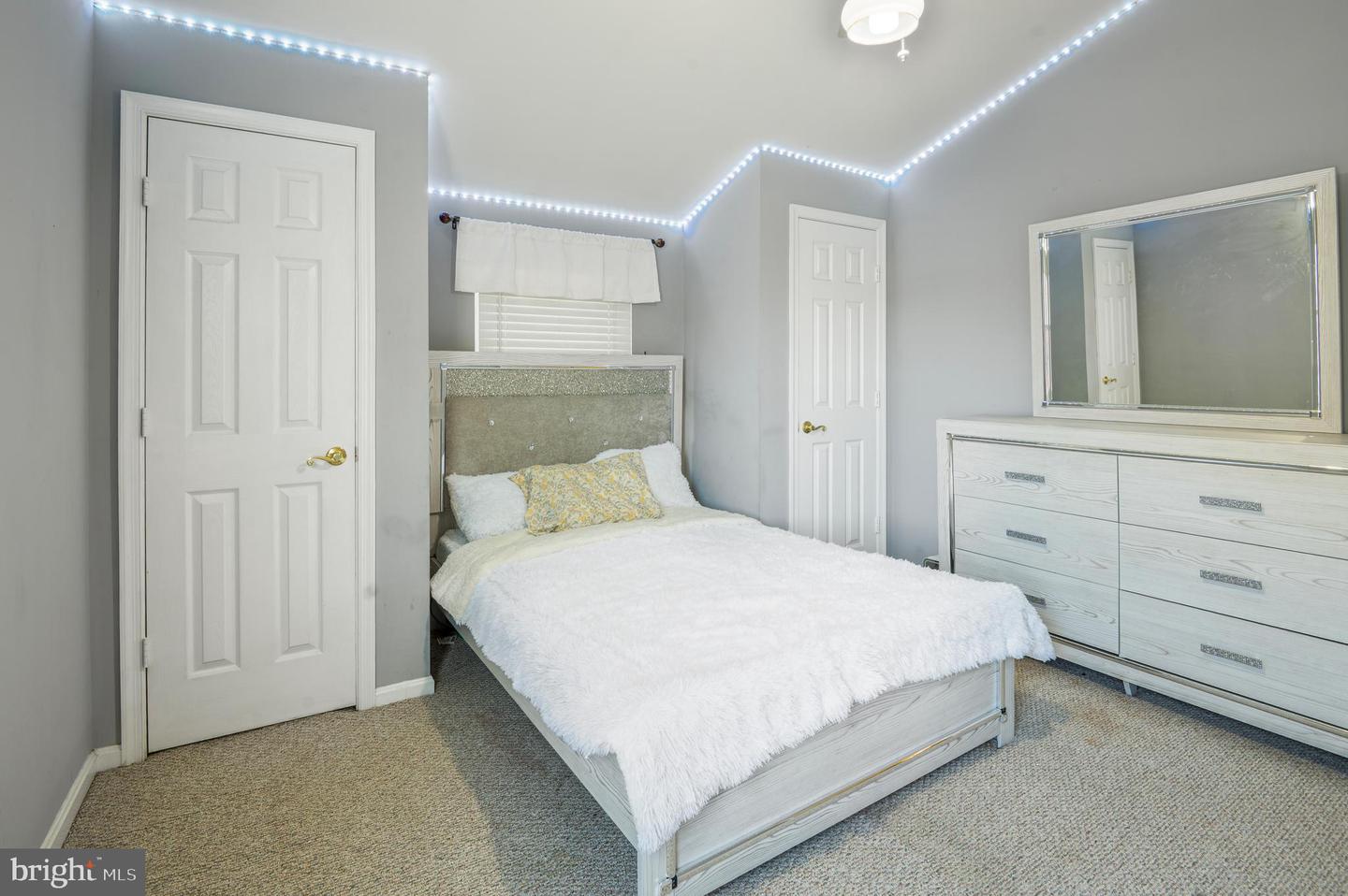 6193 OAKLAWN LN, WOODBRIDGE, Virginia 22193, 5 Bedrooms Bedrooms, ,3 BathroomsBathrooms,Residential,For sale,6193 OAKLAWN LN,VAPW2094150 MLS # VAPW2094150