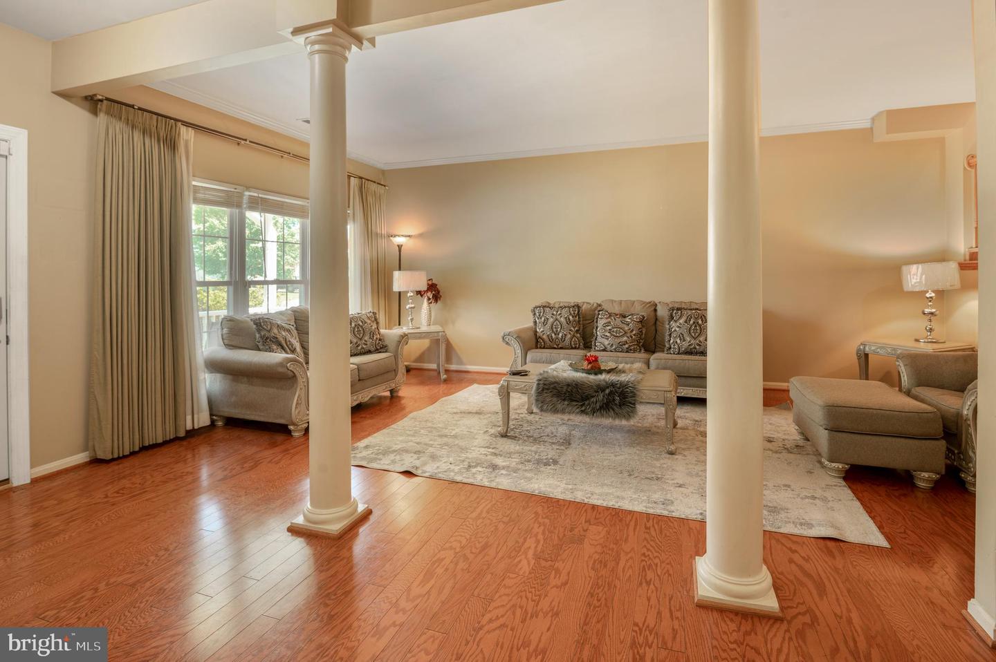6193 OAKLAWN LN, WOODBRIDGE, Virginia 22193, 5 Bedrooms Bedrooms, ,3 BathroomsBathrooms,Residential,For sale,6193 OAKLAWN LN,VAPW2094150 MLS # VAPW2094150