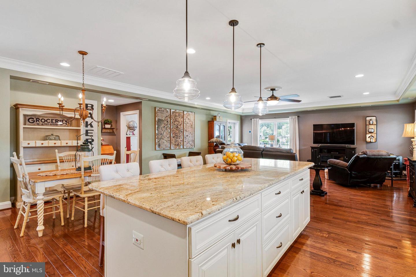 6501 JOYCE RD, ALEXANDRIA, Virginia 22310, 5 Bedrooms Bedrooms, ,4 BathroomsBathrooms,Residential,For sale,6501 JOYCE RD,VAFX2239308 MLS # VAFX2239308