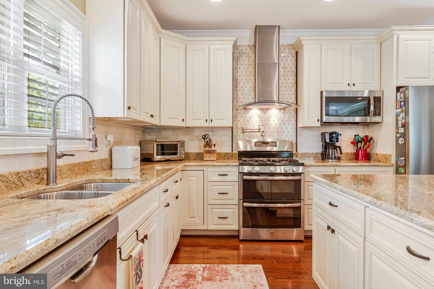 6501 JOYCE RD, ALEXANDRIA, Virginia 22310, 5 Bedrooms Bedrooms, ,4 BathroomsBathrooms,Residential,For sale,6501 JOYCE RD,VAFX2239308 MLS # VAFX2239308