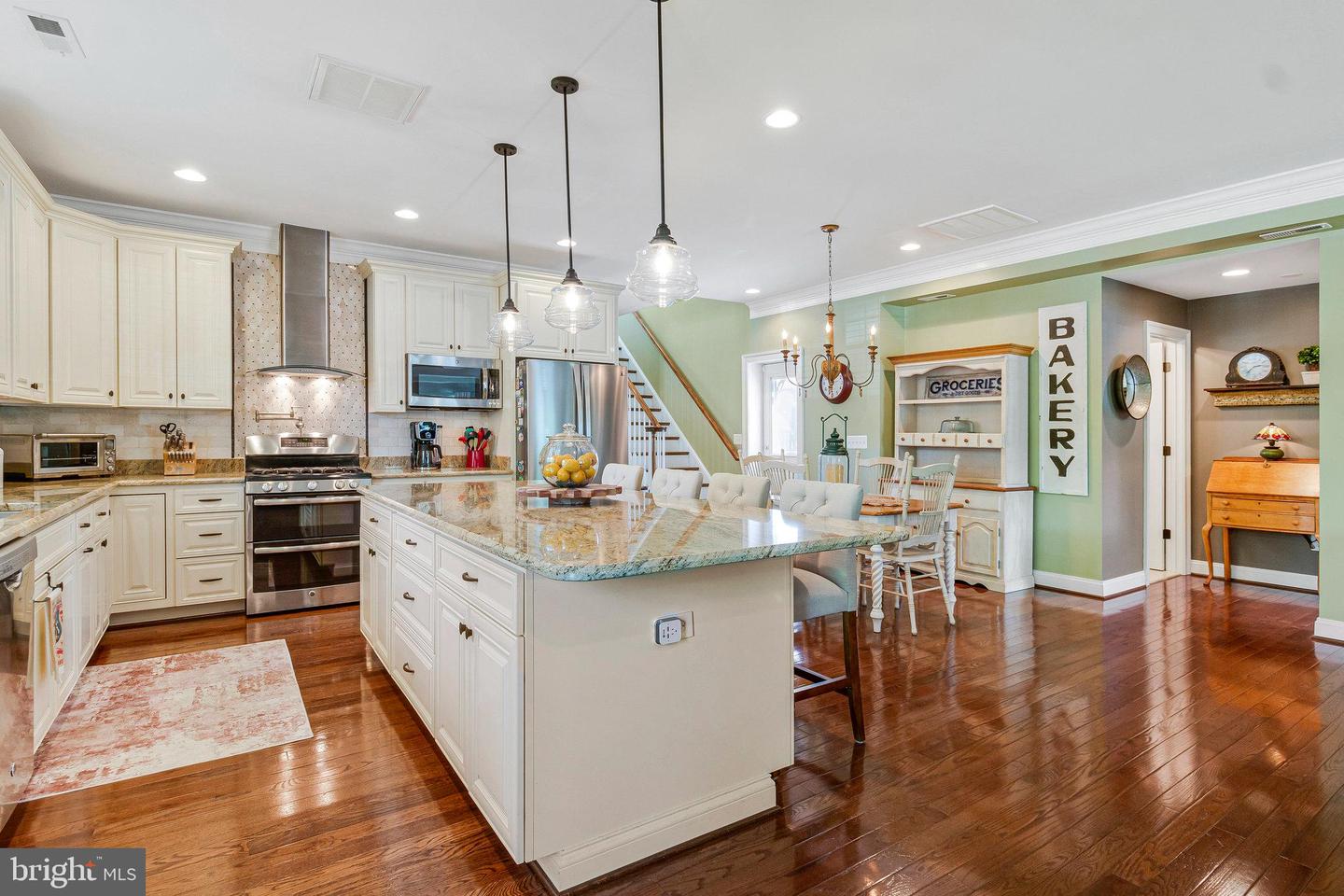 6501 JOYCE RD, ALEXANDRIA, Virginia 22310, 5 Bedrooms Bedrooms, ,4 BathroomsBathrooms,Residential,For sale,6501 JOYCE RD,VAFX2239308 MLS # VAFX2239308