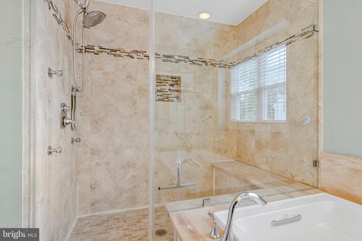 6501 JOYCE RD, ALEXANDRIA, Virginia 22310, 5 Bedrooms Bedrooms, ,4 BathroomsBathrooms,Residential,For sale,6501 JOYCE RD,VAFX2239308 MLS # VAFX2239308