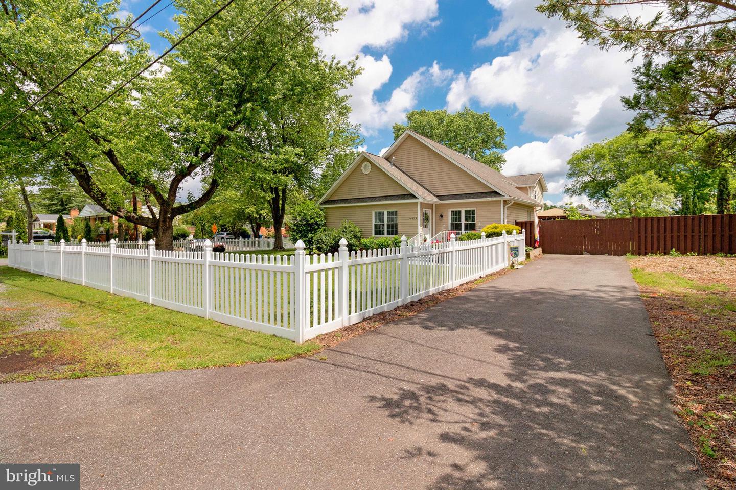 6501 JOYCE RD, ALEXANDRIA, Virginia 22310, 5 Bedrooms Bedrooms, ,4 BathroomsBathrooms,Residential,For sale,6501 JOYCE RD,VAFX2239308 MLS # VAFX2239308