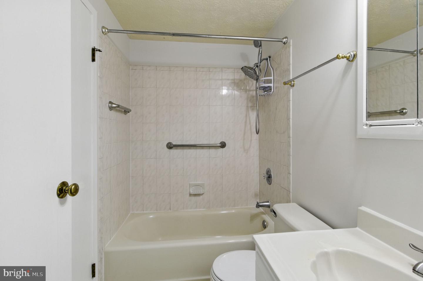 1920 BELMONT RIDGE CT, RESTON, Virginia 20191, 2 Bedrooms Bedrooms, ,1 BathroomBathrooms,Residential,For sale,1920 BELMONT RIDGE CT,VAFX2239312 MLS # VAFX2239312
