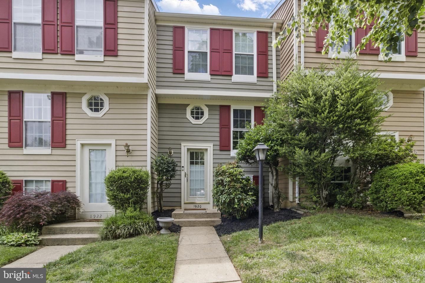 1920 BELMONT RIDGE CT, RESTON, Virginia 20191, 2 Bedrooms Bedrooms, ,1 BathroomBathrooms,Residential,For sale,1920 BELMONT RIDGE CT,VAFX2239312 MLS # VAFX2239312