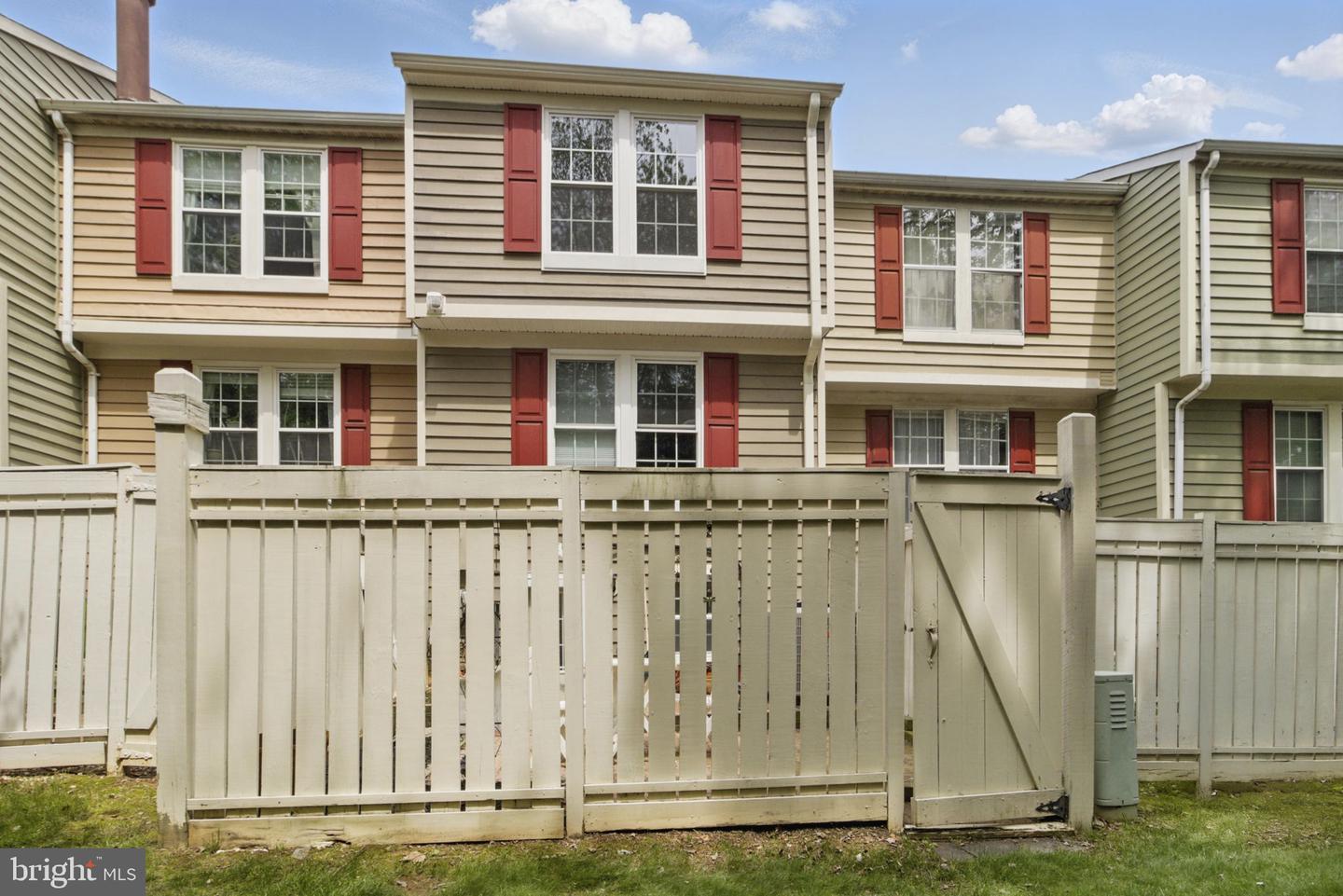 1920 BELMONT RIDGE CT, RESTON, Virginia 20191, 2 Bedrooms Bedrooms, ,1 BathroomBathrooms,Residential,For sale,1920 BELMONT RIDGE CT,VAFX2239312 MLS # VAFX2239312