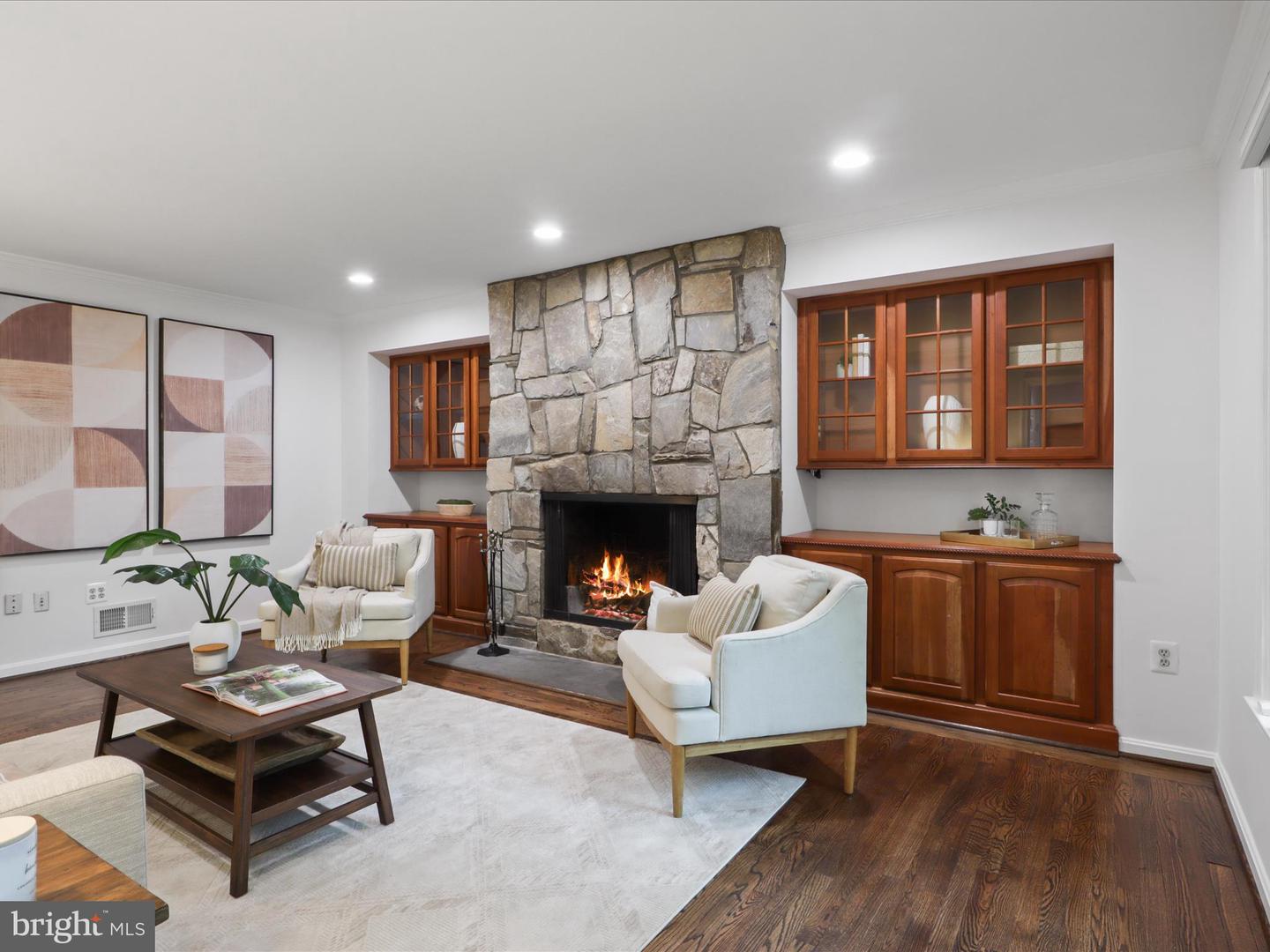 12142 HOLLY KNOLL CIR, GREAT FALLS, Virginia 22066, 4 Bedrooms Bedrooms, ,3 BathroomsBathrooms,Residential,For sale,12142 HOLLY KNOLL CIR,VAFX2238630 MLS # VAFX2238630