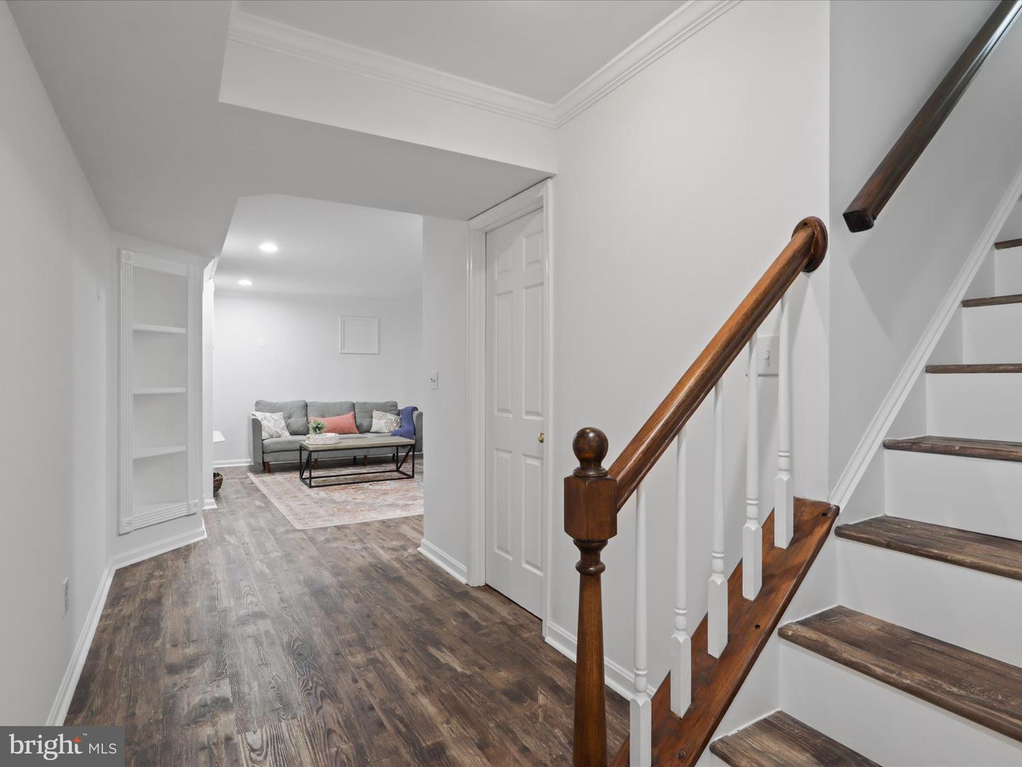 12142 HOLLY KNOLL CIR, GREAT FALLS, Virginia 22066, 4 Bedrooms Bedrooms, ,3 BathroomsBathrooms,Residential,For sale,12142 HOLLY KNOLL CIR,VAFX2238630 MLS # VAFX2238630