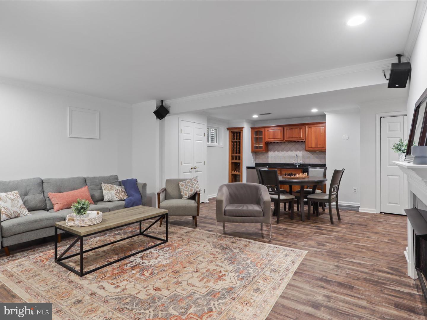 12142 HOLLY KNOLL CIR, GREAT FALLS, Virginia 22066, 4 Bedrooms Bedrooms, ,3 BathroomsBathrooms,Residential,For sale,12142 HOLLY KNOLL CIR,VAFX2238630 MLS # VAFX2238630