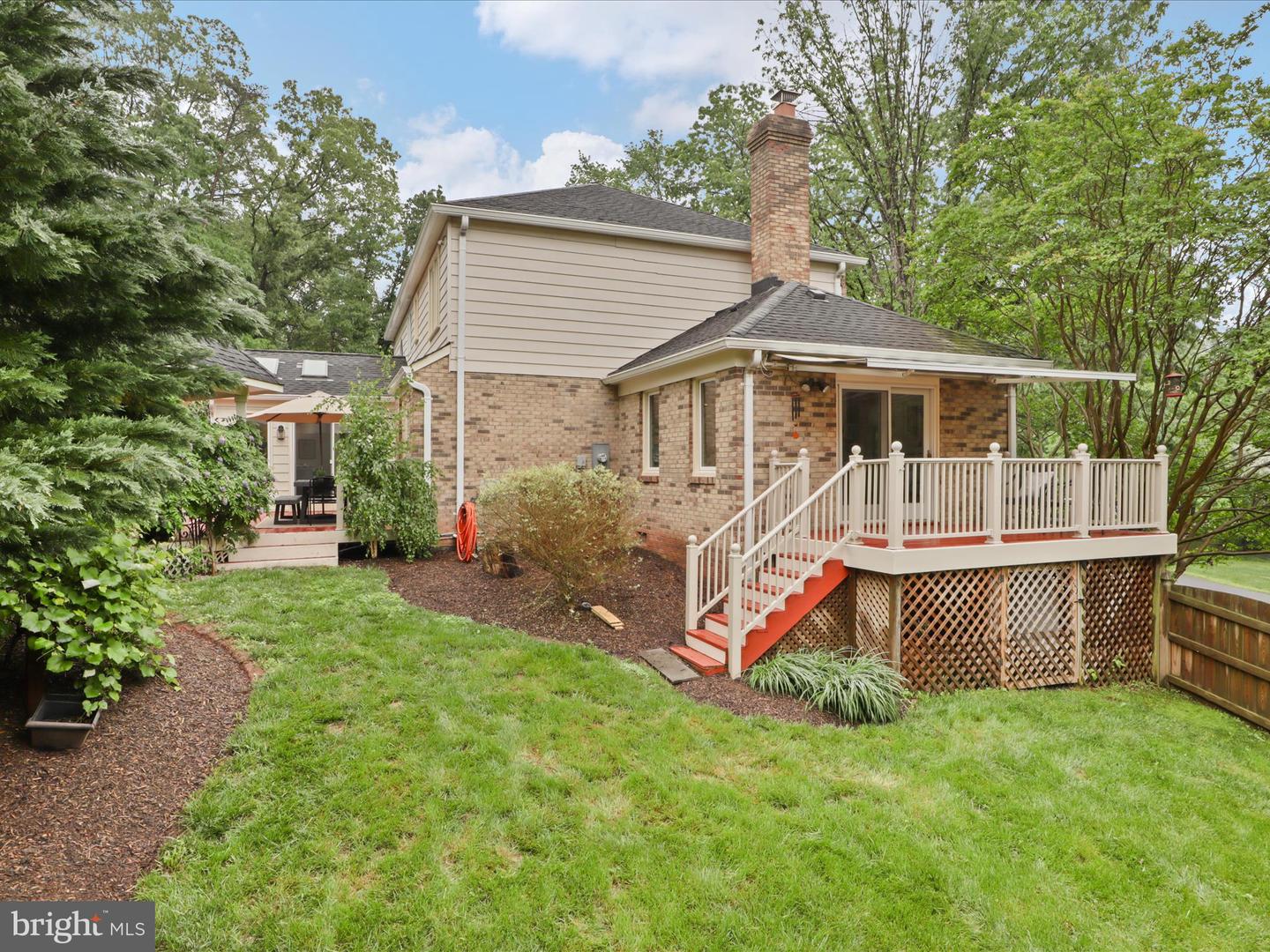 12142 HOLLY KNOLL CIR, GREAT FALLS, Virginia 22066, 4 Bedrooms Bedrooms, ,3 BathroomsBathrooms,Residential,For sale,12142 HOLLY KNOLL CIR,VAFX2238630 MLS # VAFX2238630