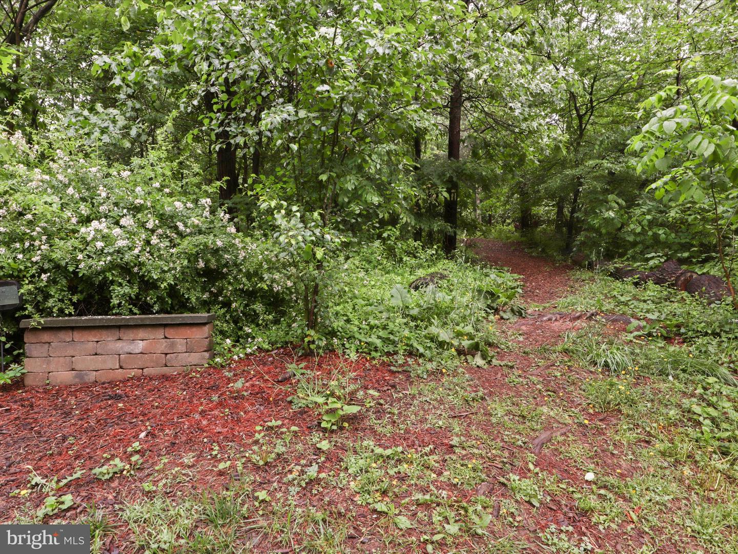12142 HOLLY KNOLL CIR, GREAT FALLS, Virginia 22066, 4 Bedrooms Bedrooms, ,3 BathroomsBathrooms,Residential,For sale,12142 HOLLY KNOLL CIR,VAFX2238630 MLS # VAFX2238630