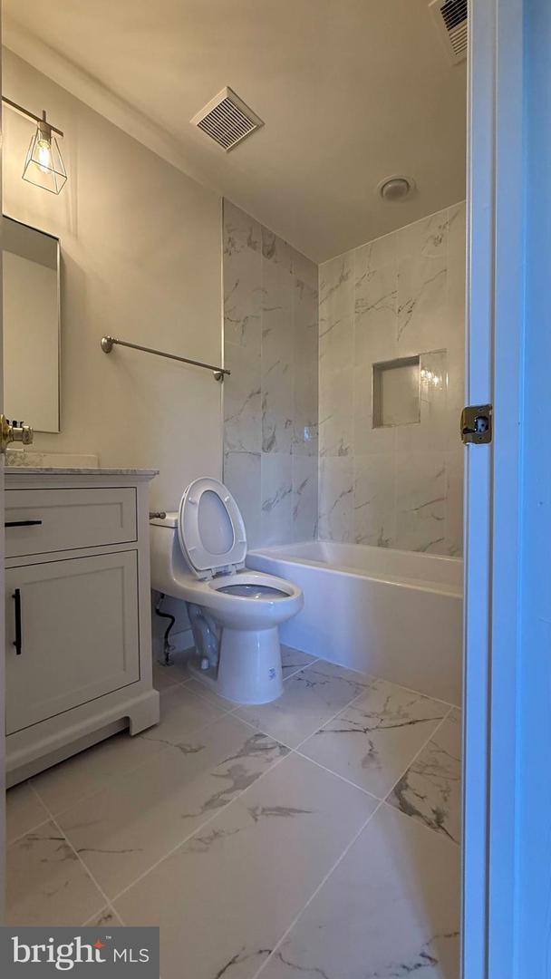 500 ROLAND ST SW, VIENNA, Virginia 22180, 5 Bedrooms Bedrooms, ,4 BathroomsBathrooms,Residential,For sale,500 ROLAND ST SW,VAFX2238646 MLS # VAFX2238646