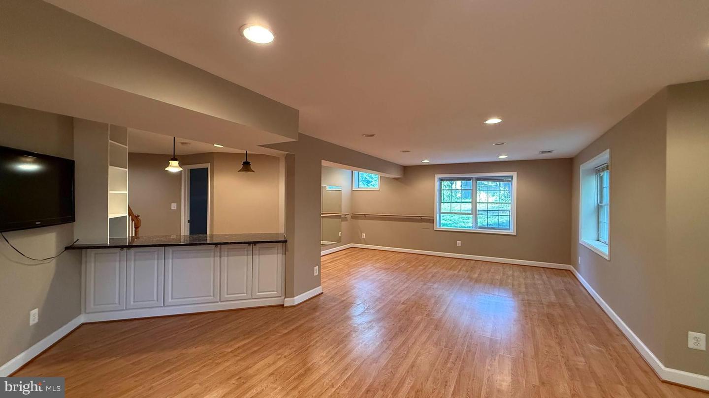 500 ROLAND ST SW, VIENNA, Virginia 22180, 5 Bedrooms Bedrooms, ,4 BathroomsBathrooms,Residential,For sale,500 ROLAND ST SW,VAFX2238646 MLS # VAFX2238646