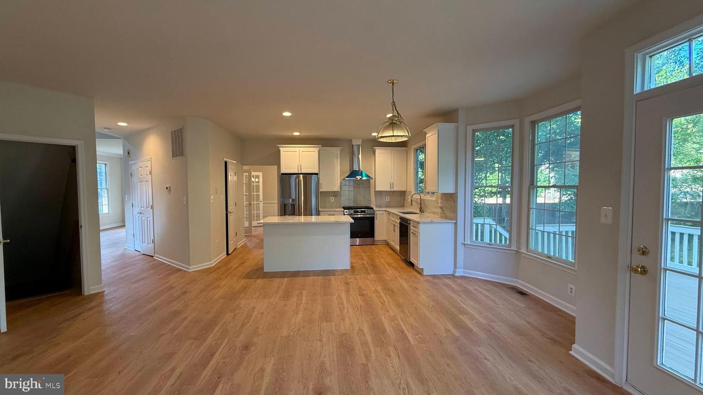 500 ROLAND ST SW, VIENNA, Virginia 22180, 5 Bedrooms Bedrooms, ,4 BathroomsBathrooms,Residential,For sale,500 ROLAND ST SW,VAFX2238646 MLS # VAFX2238646