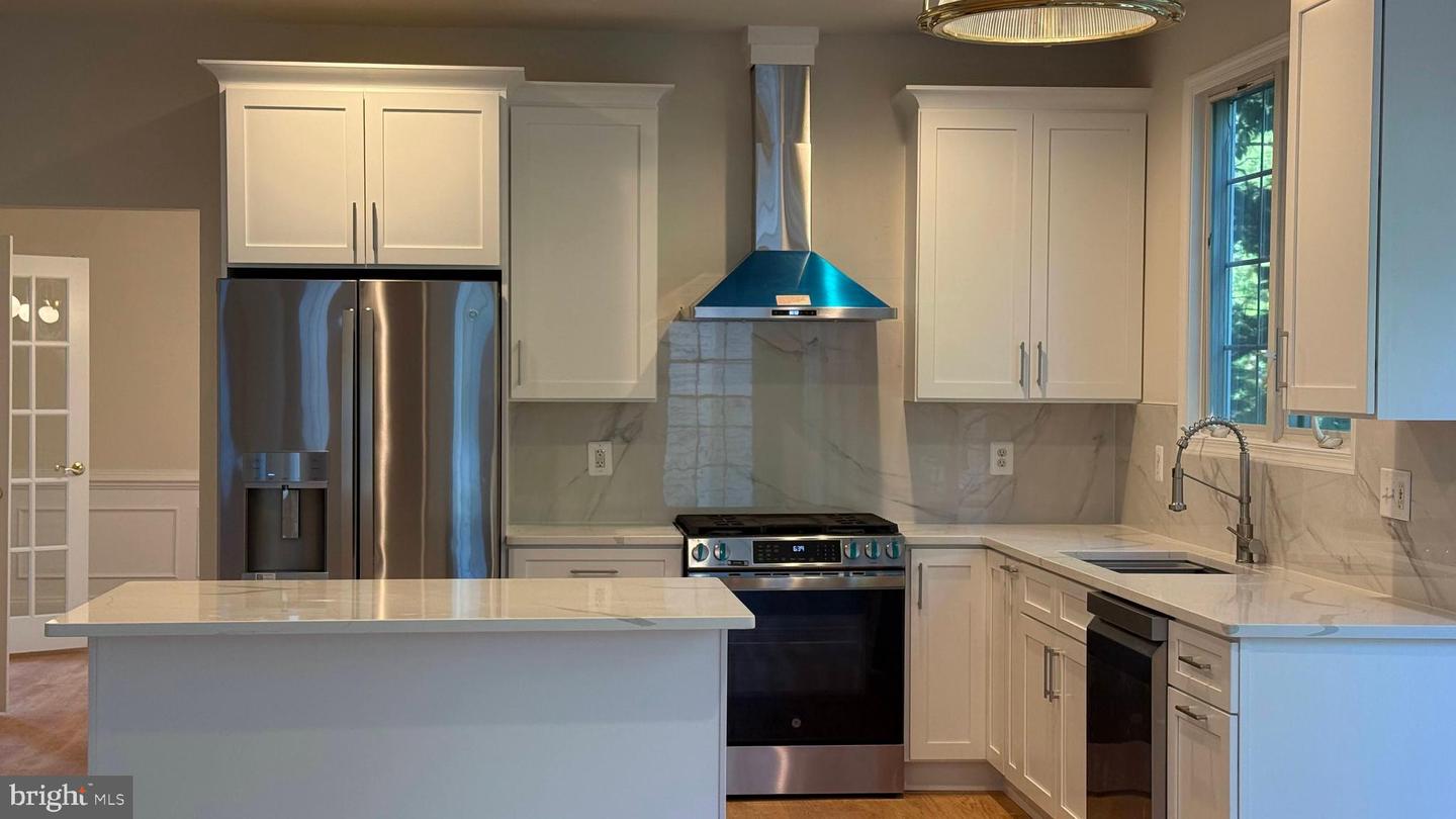 500 ROLAND ST SW, VIENNA, Virginia 22180, 5 Bedrooms Bedrooms, ,4 BathroomsBathrooms,Residential,For sale,500 ROLAND ST SW,VAFX2238646 MLS # VAFX2238646